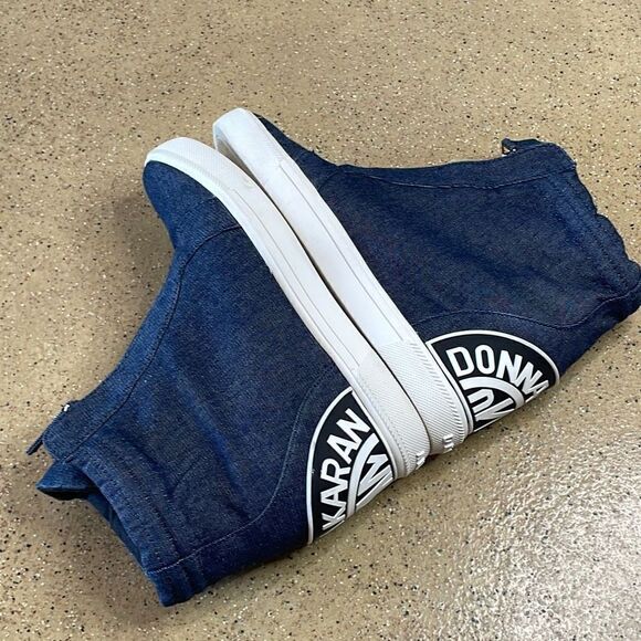 DKNY Chambray Denim Wedge Zip Front Sneakers 7 Dark Denim Blue - Picture 4 of 14